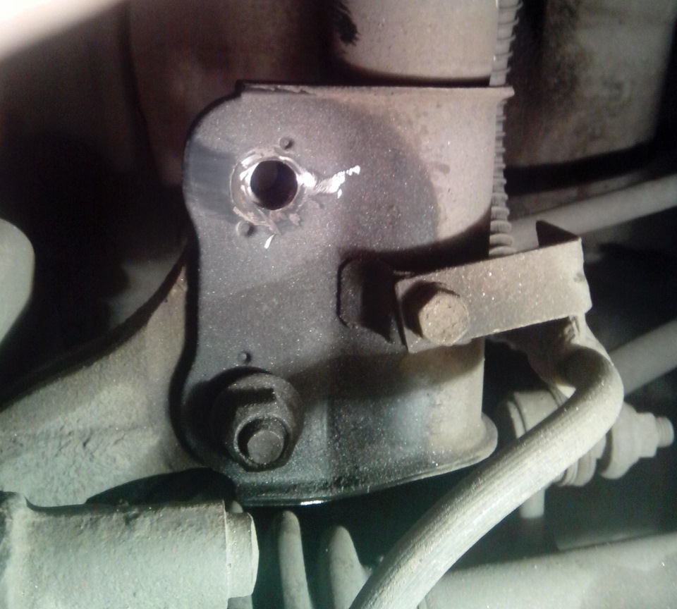 Регулировка фар getz hyundai 2008. Гетц регулировка. Гетц регулировка. 3. Hyundai accent 2005 сход развал болты передней.