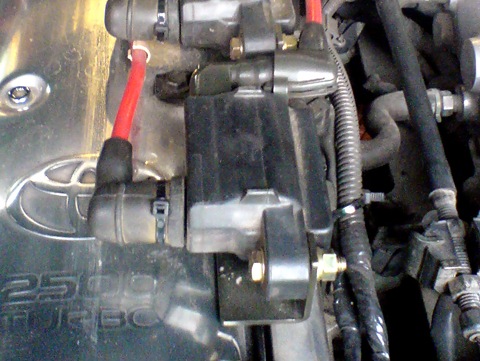 Engine compartment  - Toyota Chaser 25 L 1998