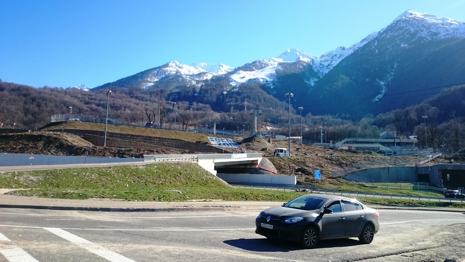 Как разводят ГИБДД в Краснодарском крае (Зла-пост) — Renault Fluence, 1,6  л, 2014 года | нарушение ПДД | DRIVE2