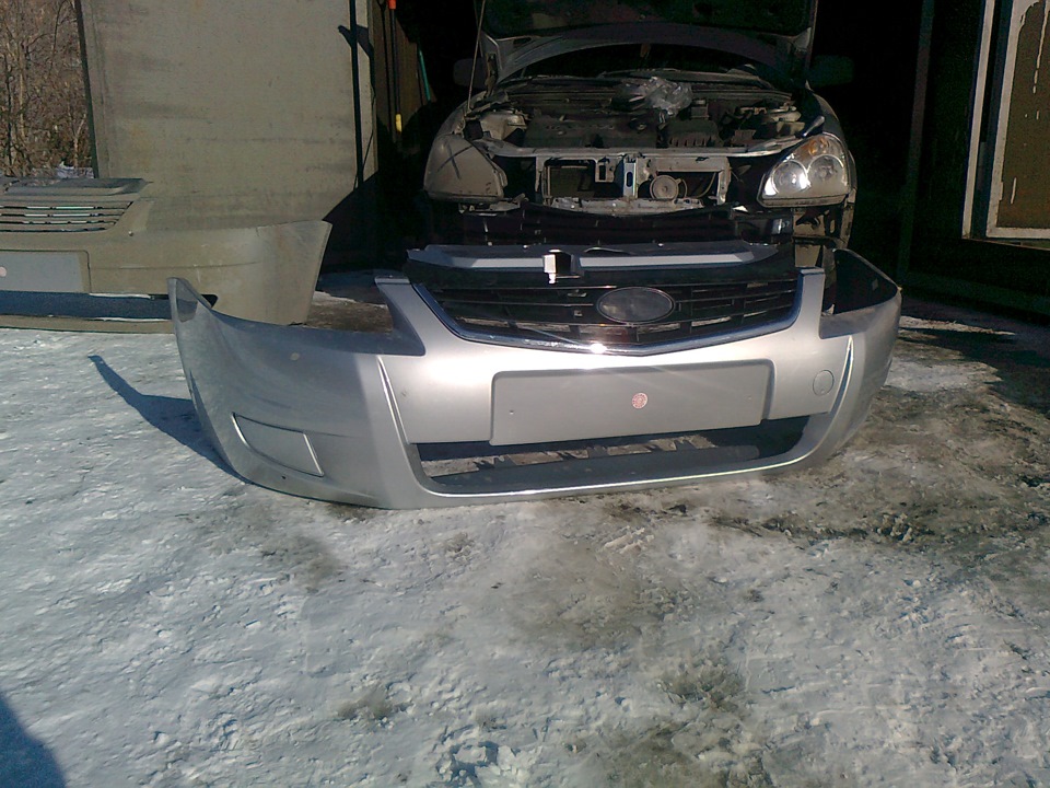 Старый бампер? Давай, до свидания!))) — Lada Приора седан, 1,6 л, 2008 ...