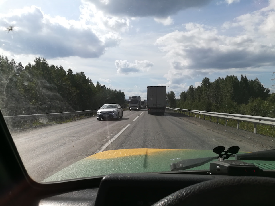 Заехал в дом на ниве. ad6fd65s 960. Заехал в дом на ниве фото. Заехал в дом на ниве-ad6fd65s 960. картинка Заехал в дом на ниве. картинка ad6fd65s 960. Решил консолидировать свою поездку в один пост и поделиться, начну сначала.Однажды в студеную зимнюю пору… Кхм… Начало смутно знакомое, ну да ладно… Короче, купил я Ниву!Решение пришло ко мне спонтанно, раньше я думал о машине для поездок, куда основную Хонду жалко, а тут Хонду продал и ездил на такси да на общественном транспорте, пока ничего не купил, ну и жена говорит — давай купим Ниву, ты же хотел. Я задумался, но на сайт с объявлениями тут же зашел. И через месяц нашел 2001-го года 2131, как и хотел, т.к. в планах было ездить далеко, а по трассе 31-я выигрывает на мой взгляд.