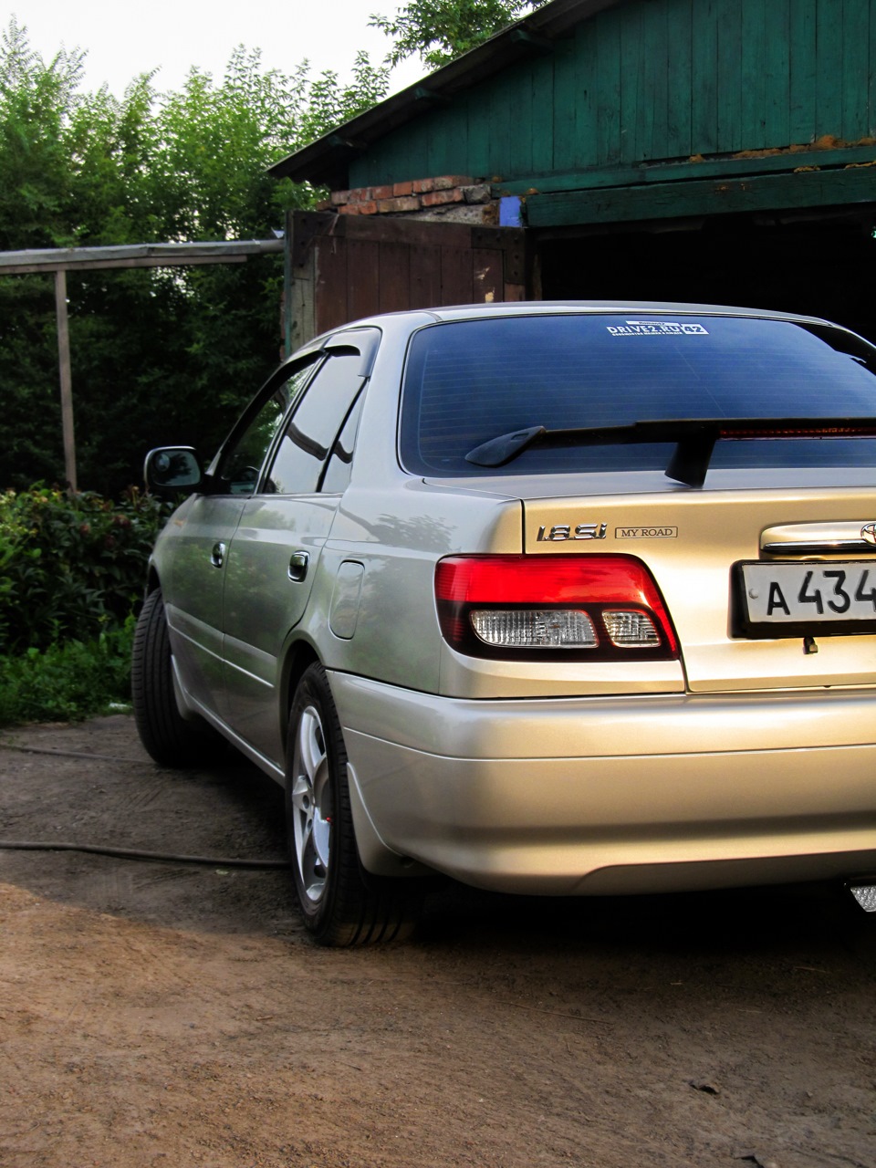 Toyota Carina 1 8