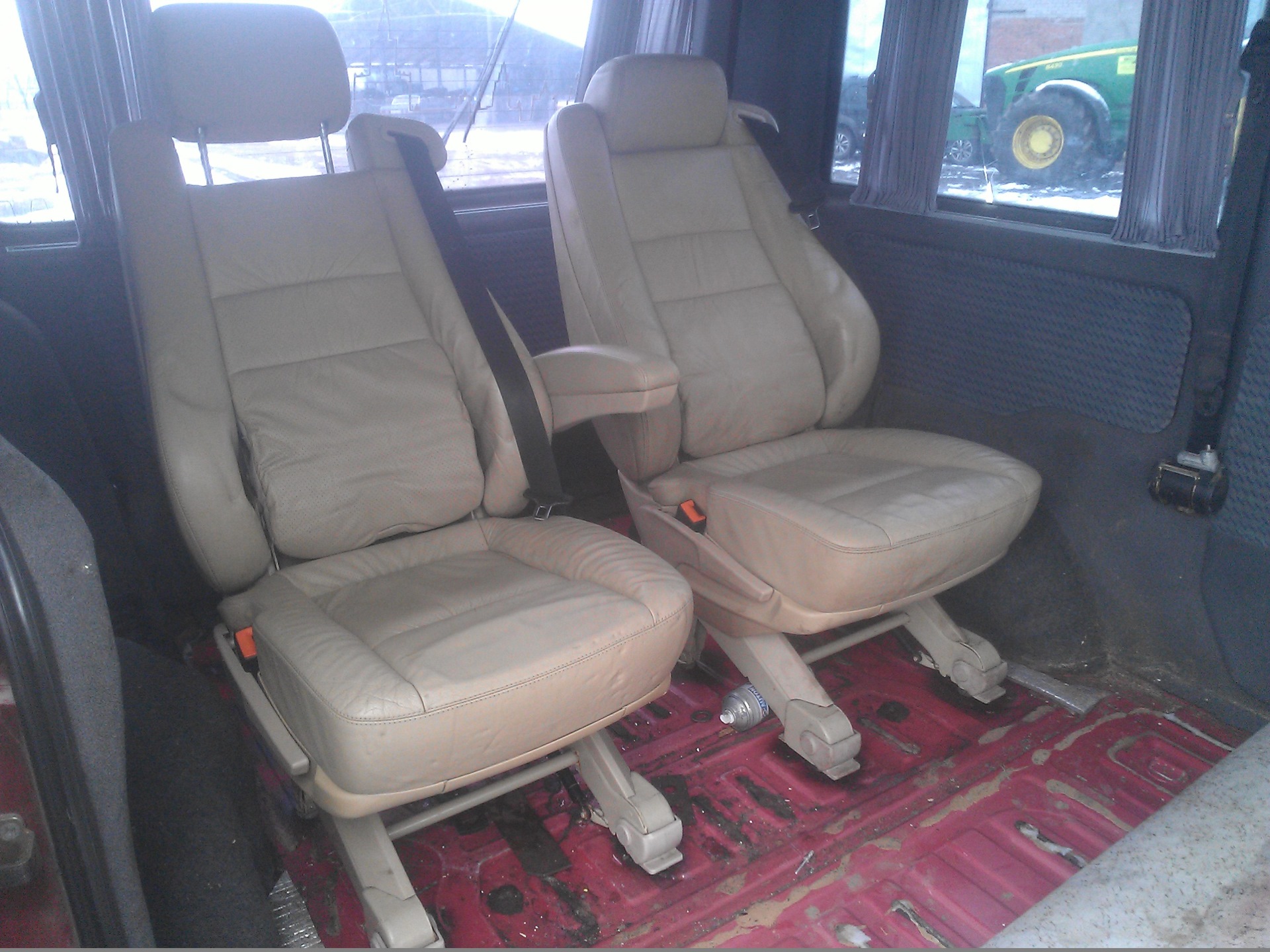 Mercedes-Benz Vito l3 II задние кресла