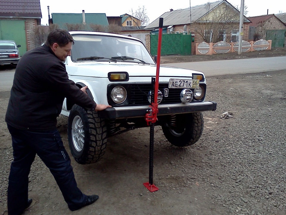 Хай лифт Джек — Lada 4x4 3D, 2 л, 1993 года | аксессуары | DRIVE2