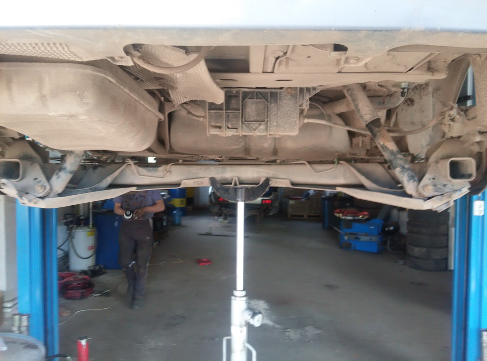 Замена сайлентблоков задней балки без её снятия — Renault Grand Scenic ...