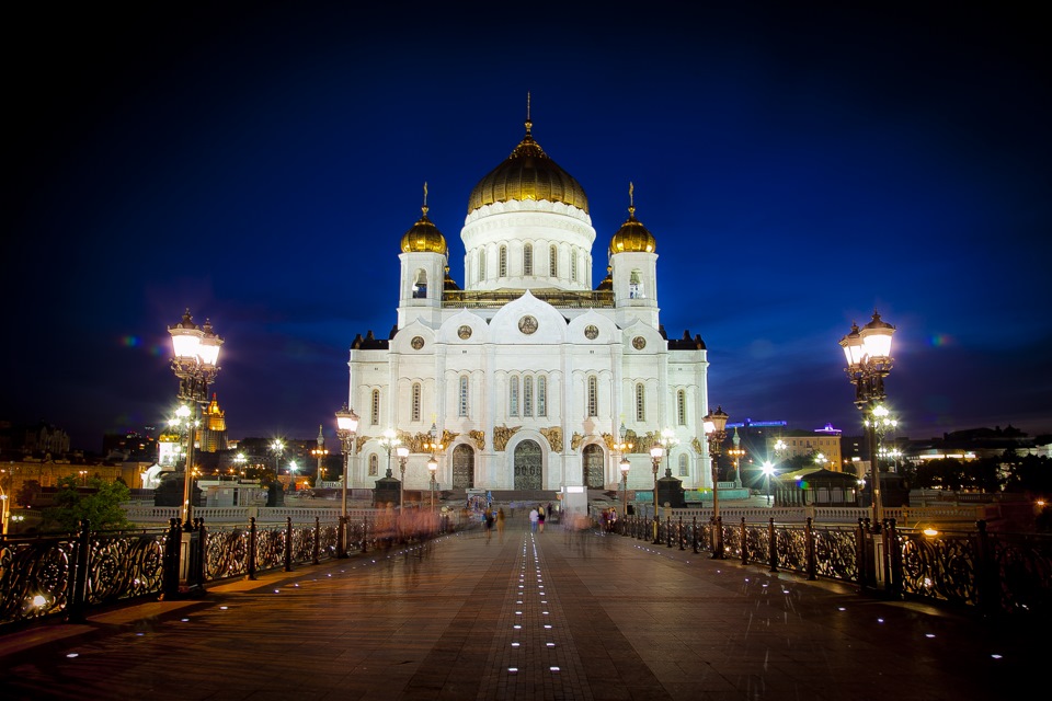 Храмы москвы ночью