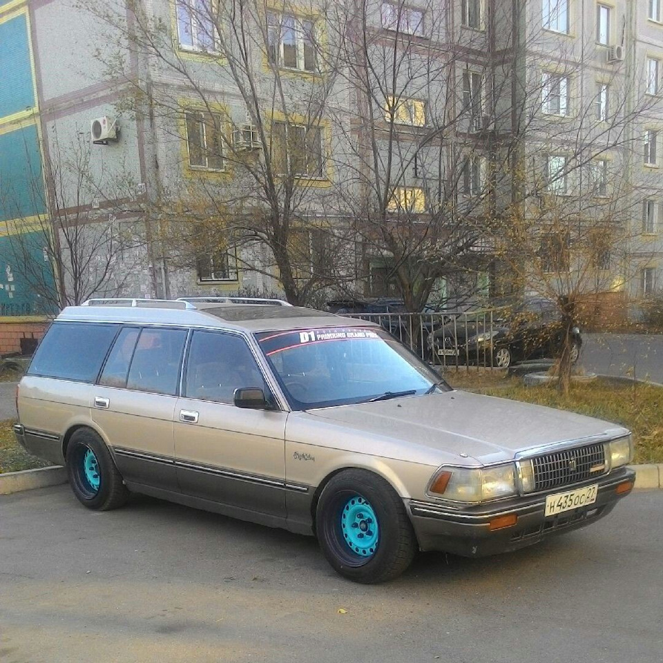 toyota crown s130 wagon