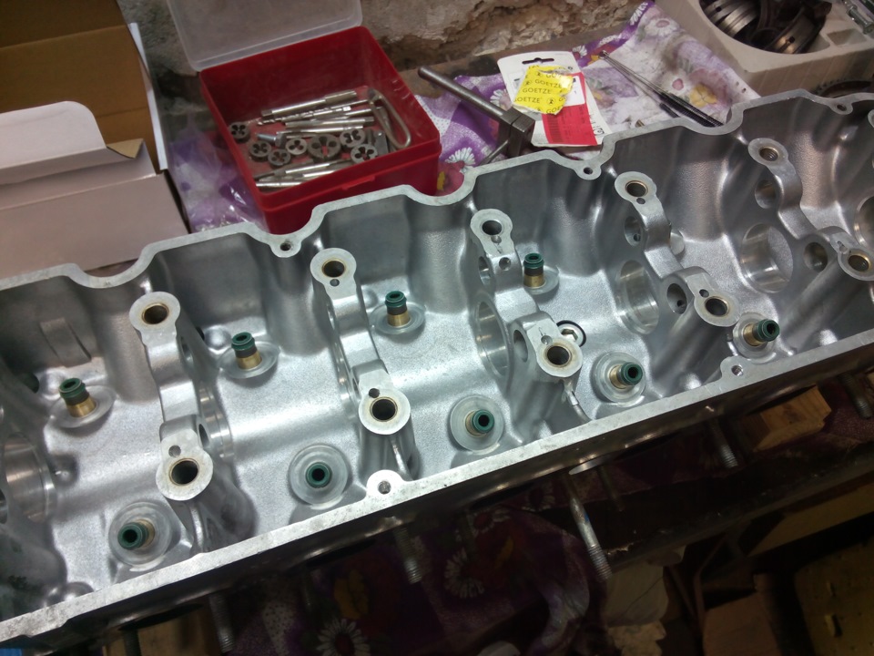 Recovery 885 cylinder head Part 3 - assembly!