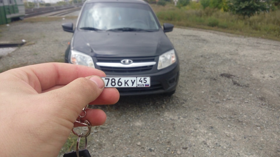 Брелок с гос. номером)) — Lada Гранта лифтбек, 1,6 л, 2014 года ...