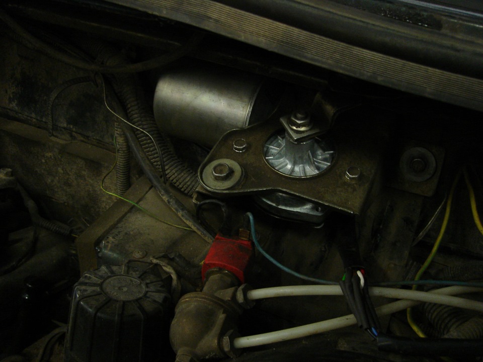 Замена мотор-редуктора стеклоочистителя и регулировка подшипника ...