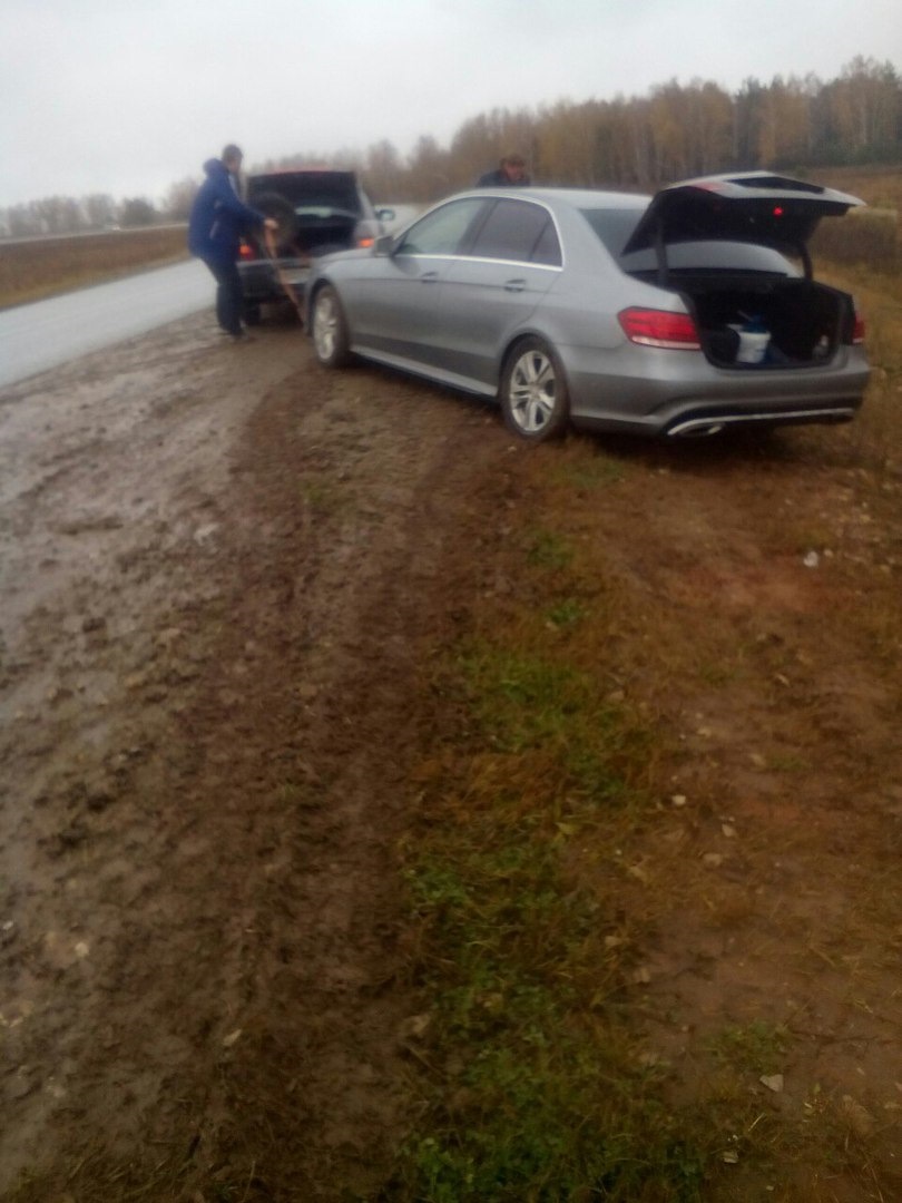 застрял на обочине — Mercedes-Benz E-class (W212), 2 л, 2013 года | помощь  на дороге | DRIVE2