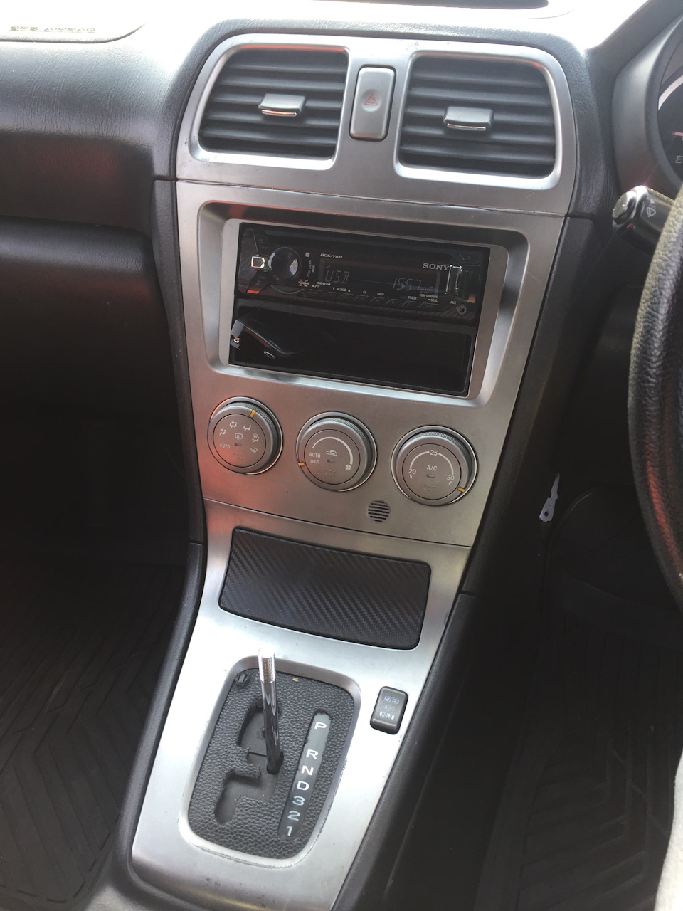 Покраска бороды (центральной консоли) — Subaru Impreza (GD, GG), 1,5 л ...