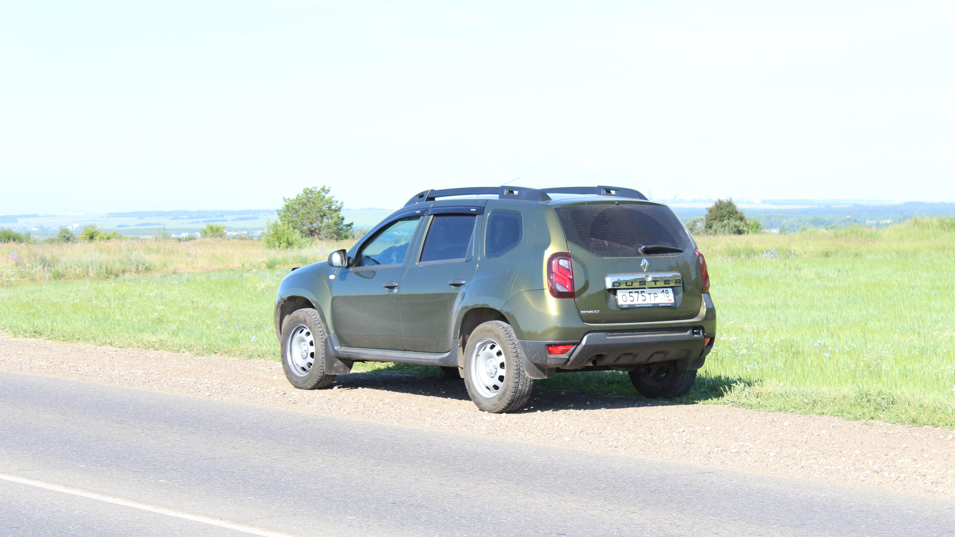 Renault Duster (1G) 1.6 бензиновый 2015 | Khaki AK - 47 на DRIVE2