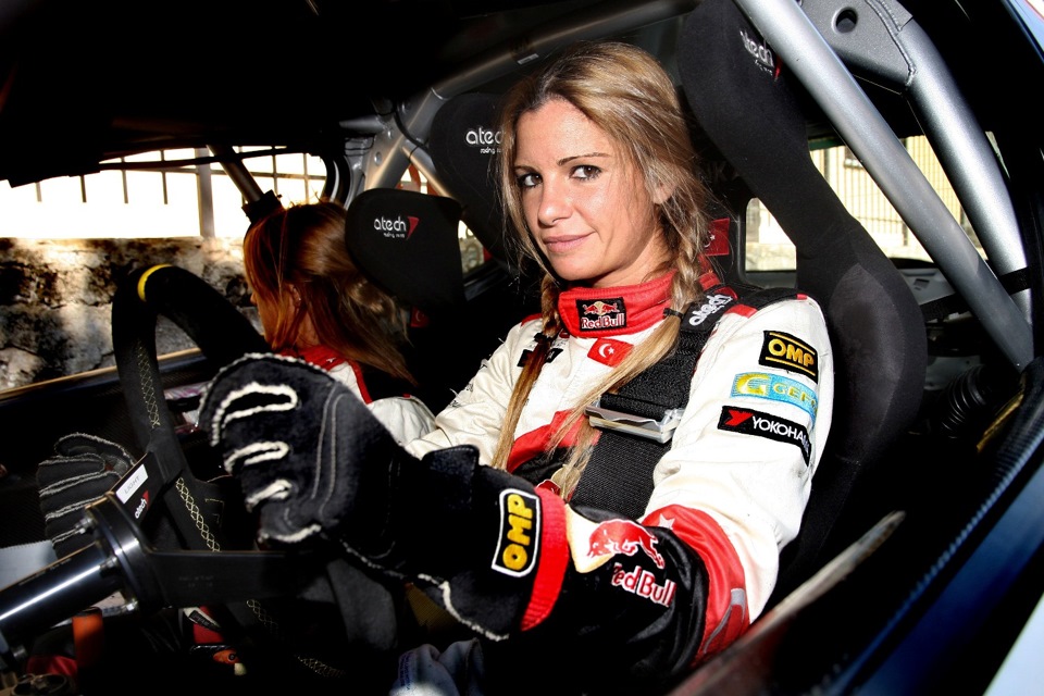 Which Female Race Car Driver Is The Hottest