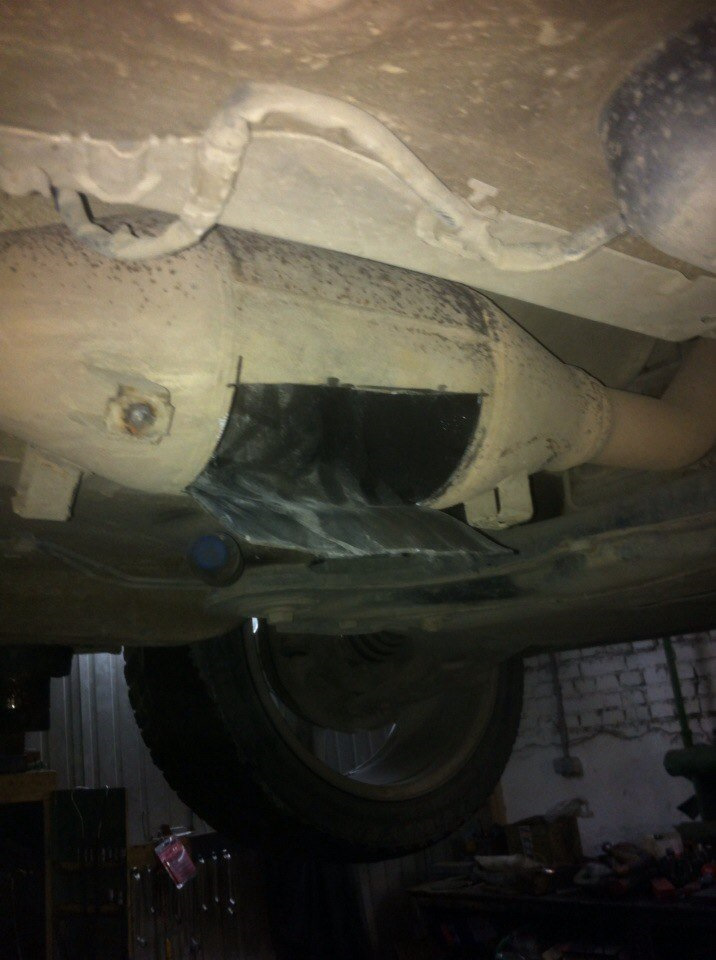 Вырезаем катализатор! — Volkswagen Golf Mk4, 1,4 л, 2001 года | своими ...