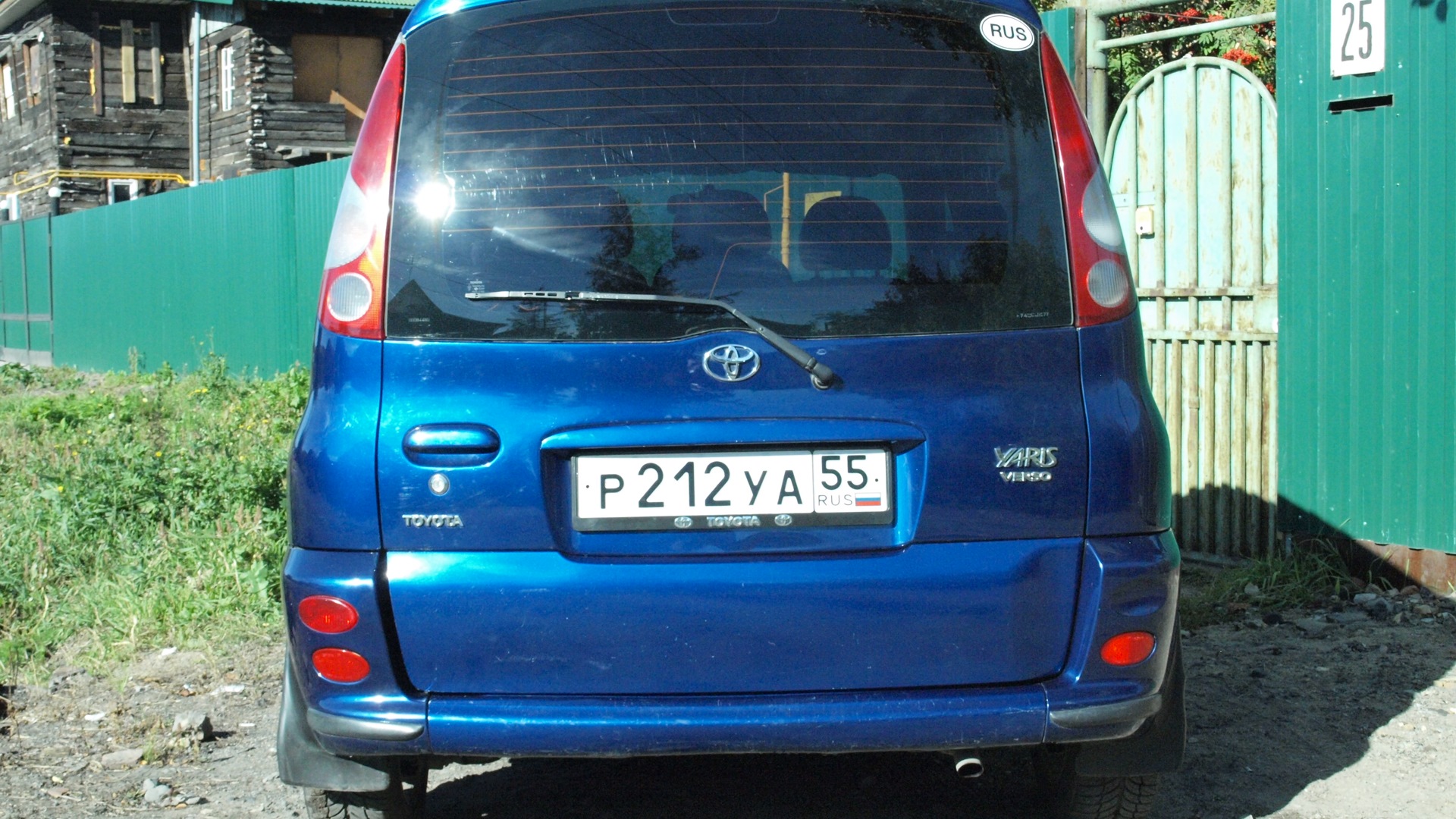 Toyota Funcargo Hertz drive2