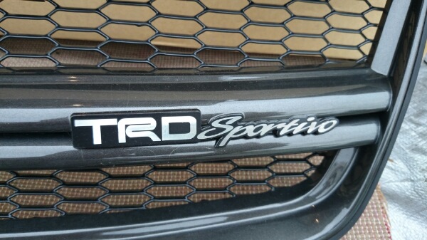 Решетка радиатора trd на черном сурфе 215. Решетка радиатора trd chaser 100. Trd решетка chaser. Chaser 100 решетка трд. Allion trd решетка.