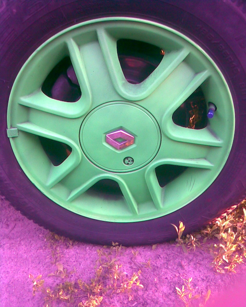 Plasti Dip после мойки через 3 недели — Renault Logan (1G), 1,6 л, 2007 ...