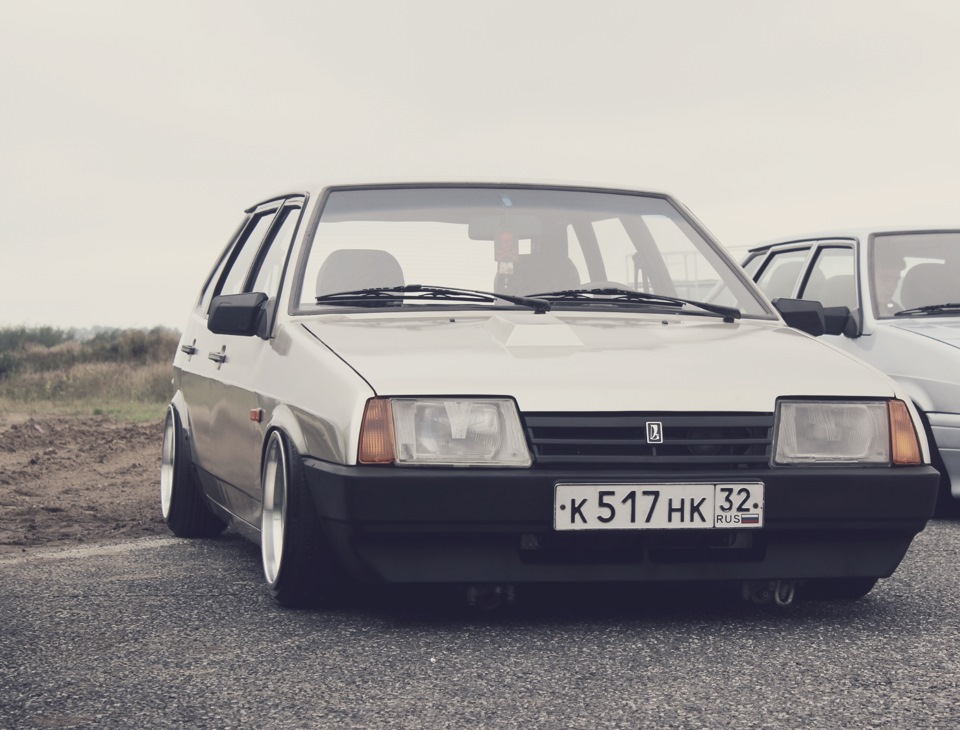 Музон девятку. Lada 2109 стэнс. Lada 2109 stance. ВАЗ 2109 белая стенс. ВАЗ 2108 стенс белая.