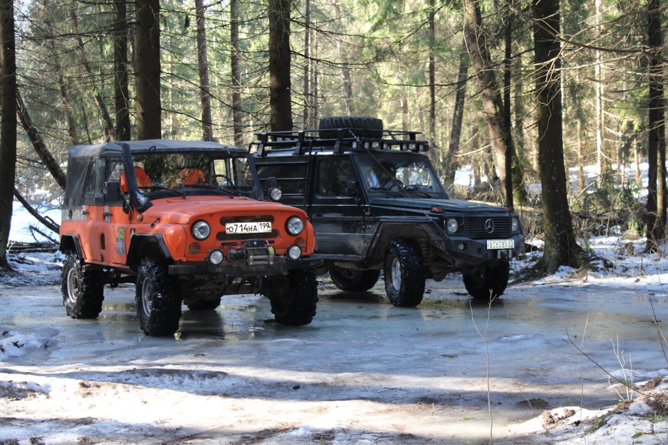 Экстрим на уазике. Резина ф 35 на уаз. Уаз 469 в реке. Уаз 3151 рыжий. Экстрим уаз.