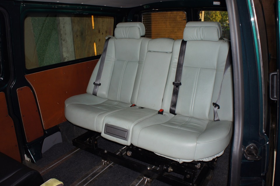 сиденья третьего ряда vw t5. сиденья для volkswagen caravelle. сиденья vw t6 caravelle. крепление сидений vw t4 каравелла. каравелла t6 сидения.