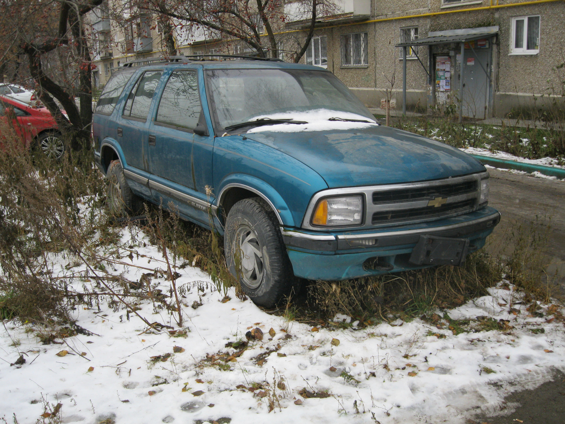 Не менее 20. Заброшенная Шевроле блейзер. Брошенный Chevrolet. Сообщество Шевроле блейзер в Красноярске. Брошенные Шевроле в Москве.