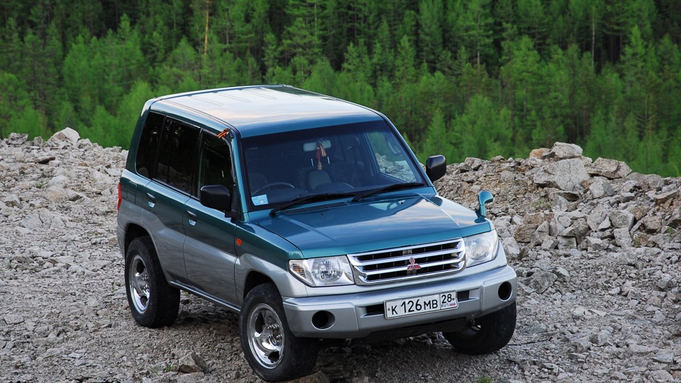 Mitsubishi pajero io. Митсубиси Паджеро ио GDI. MMC Pajero io. Mitsubishi Pajero io GDI.