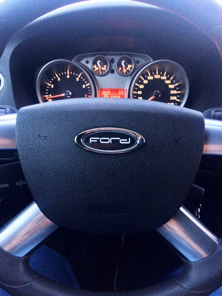Шильдик — Ford Focus Hatchback II, 1,6 л, 2010 года | аксессуары | DRIVE2