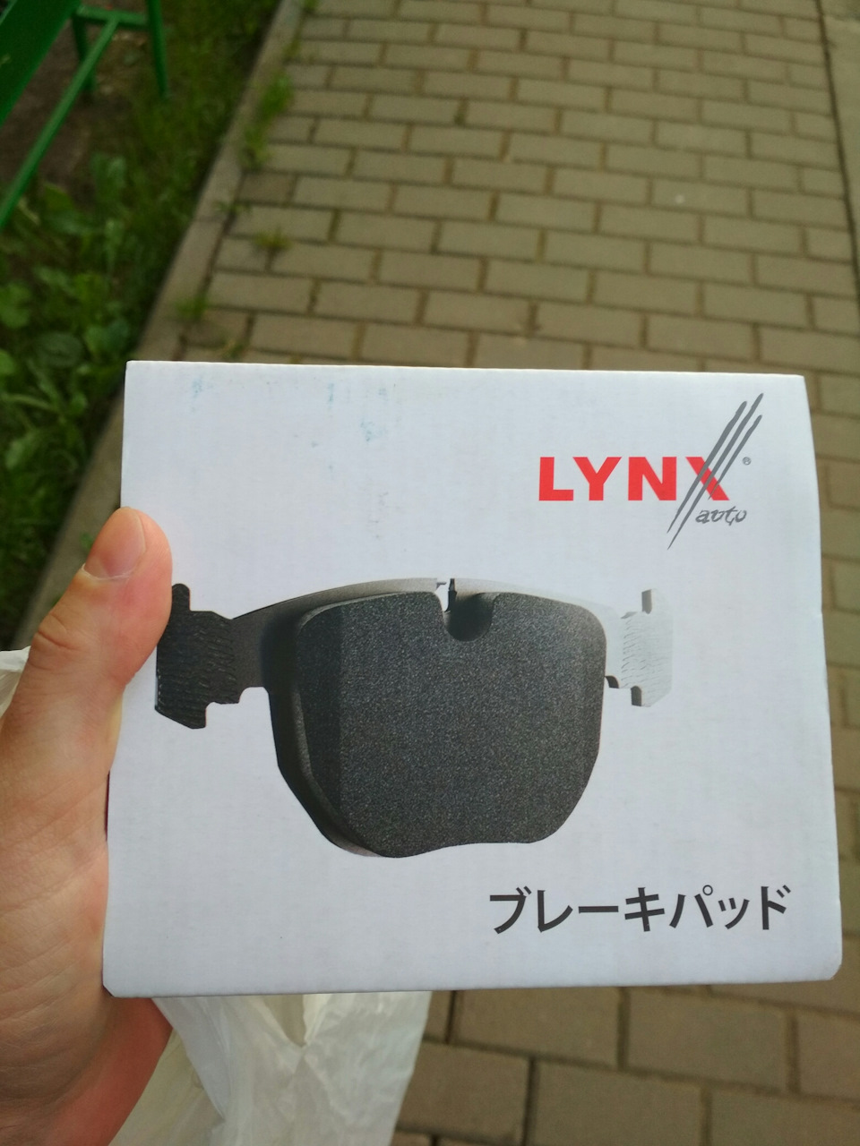 Скрип передних колодок — Nissan Almera V (G11/15), 1,6 л, 2013 года ...