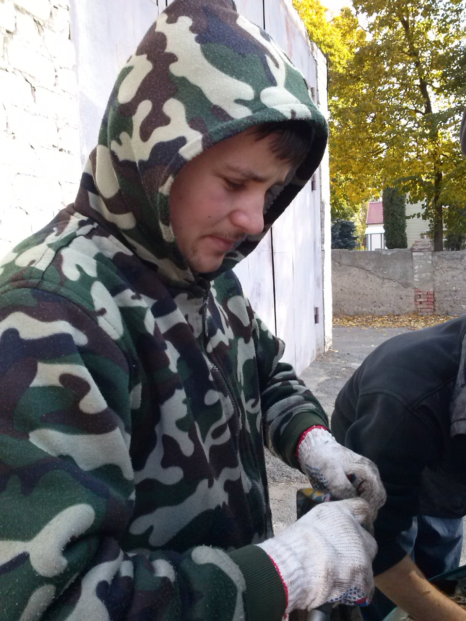 Проверили правильность установки зажигания по стробоскопу и заодно ...