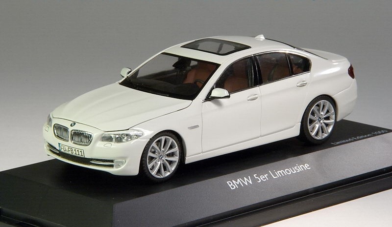 Модель бмв 1 43. BMW 1/43. БМВ 1 43. NEWRAY BMW 1/43.
