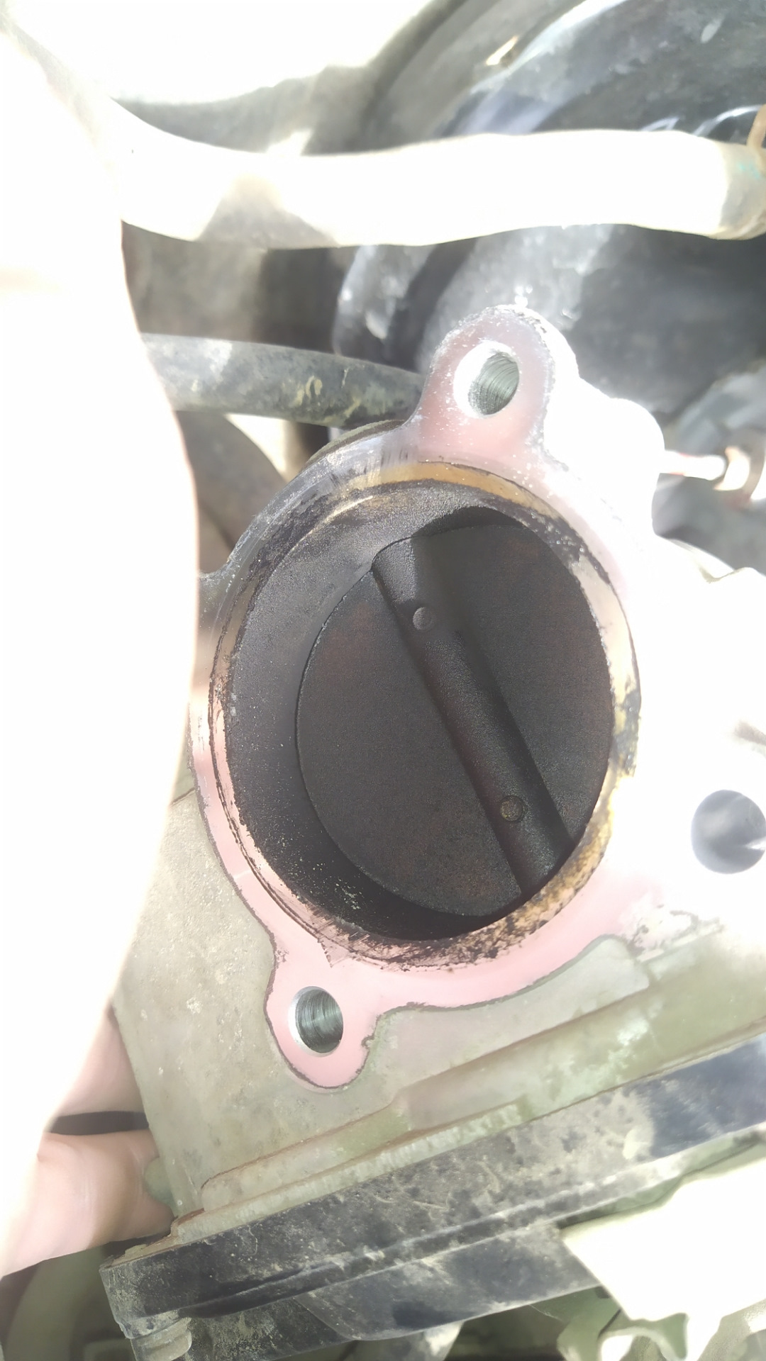 Чистка дроссельной заслонки и клапана EGR — Mitsubishi Galant (9G), 2,4 ...