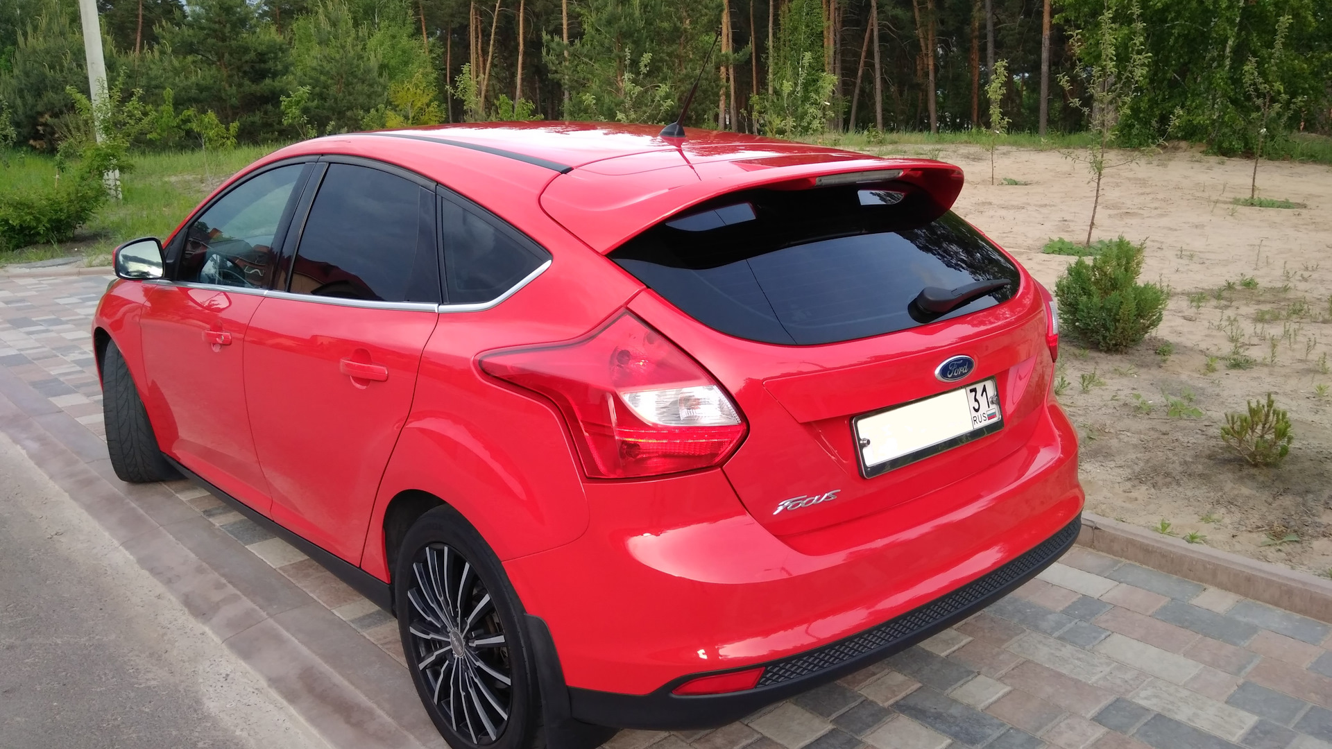 Ford Focus III Hatchback 1.6 бензиновый 2012 | ****Красная машина**** на  DRIVE2