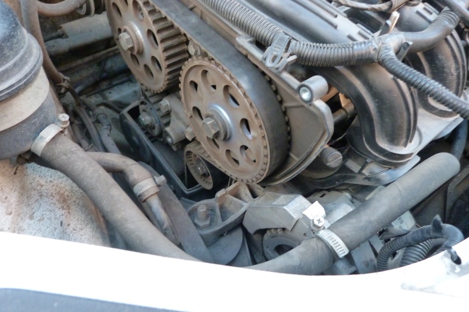 Замена датчика фаз — Lada Приора хэтчбек, 1,6 л, 2011 года | своими ...