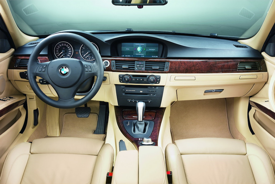 Bmw e90 скрипы в салоне