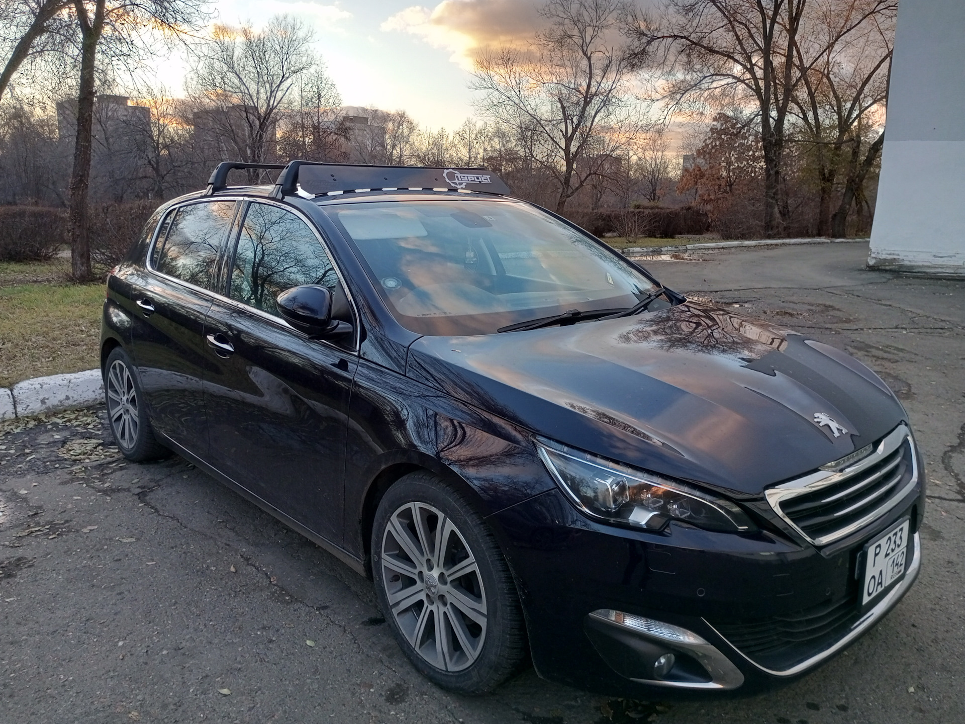 Багажник — Peugeot 308 (2G), 1,2 л, 2015 года | аксессуары | DRIVE2