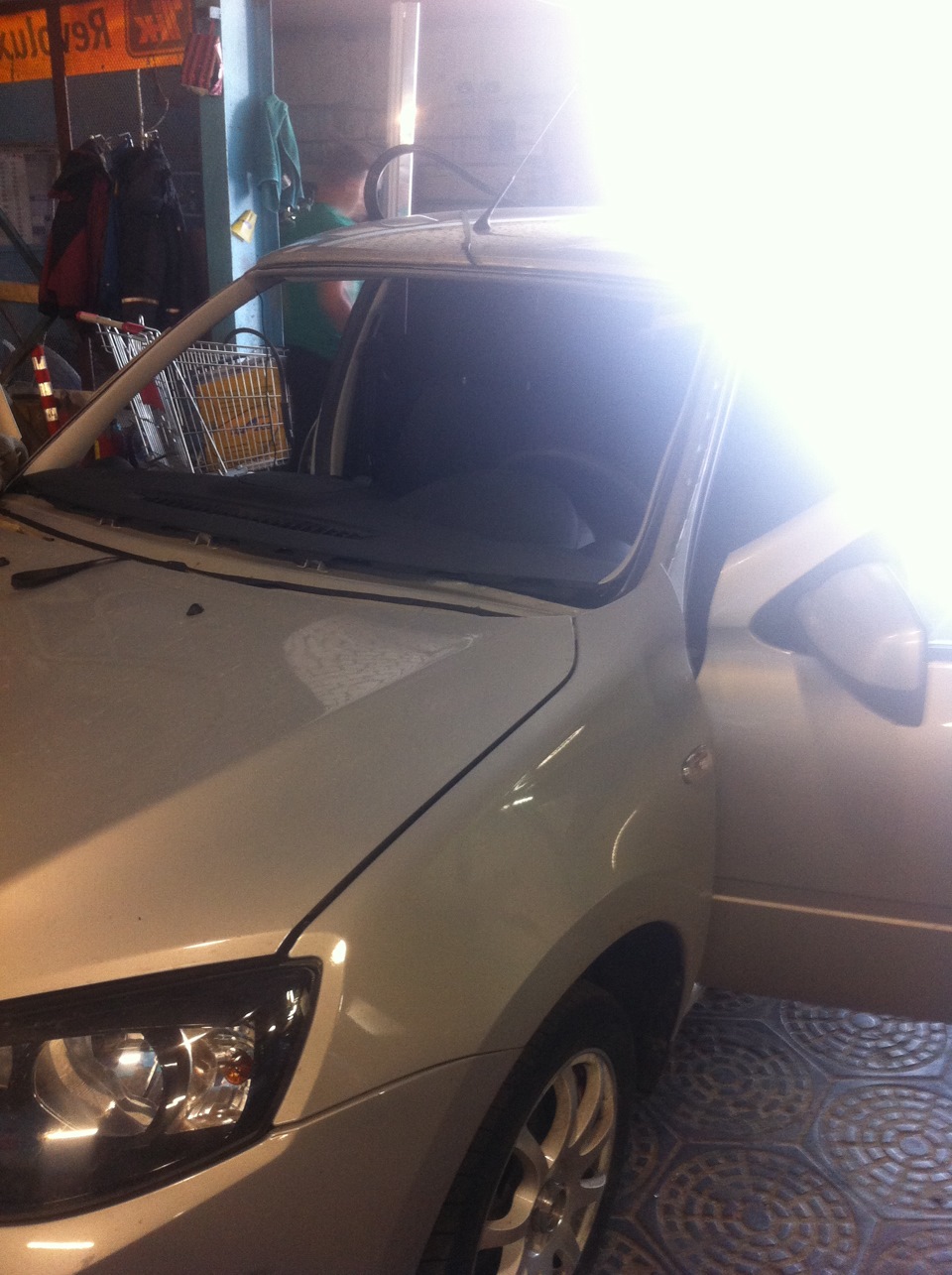 Замена лобового стекла — Lada Калина Хэтчбек (2G), 1,6 л, 2014 года ...