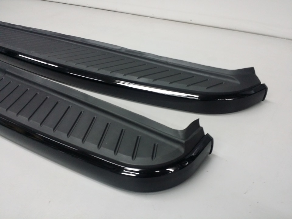 Пороги рендж ровер l405. Подножка range rover. Пороги на ленд ровер спорт 2012. Пороги на рендж ровер. Подножка range rover.