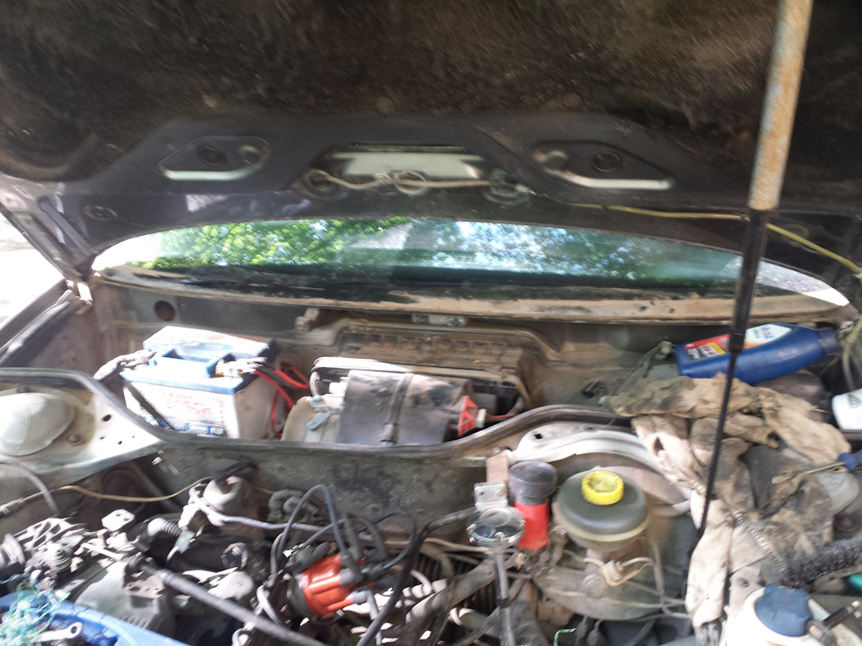 Смазываем-Привод дворников. — Audi 100 (C4), 2,3 л, 1991 года | своими ...