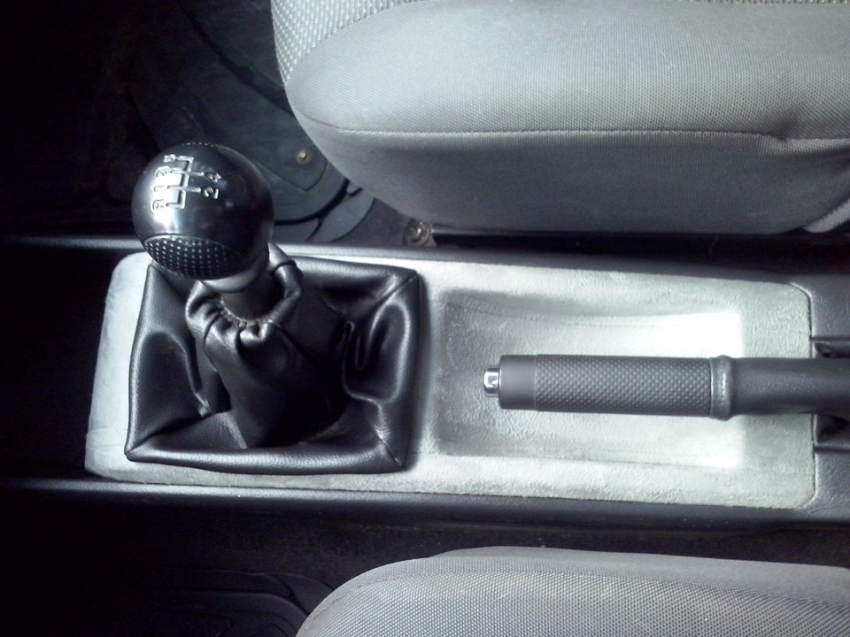 Стилизовал салон алькантарой и пленкой — Chevrolet Aveo Sedan (1G), 1,5 ...