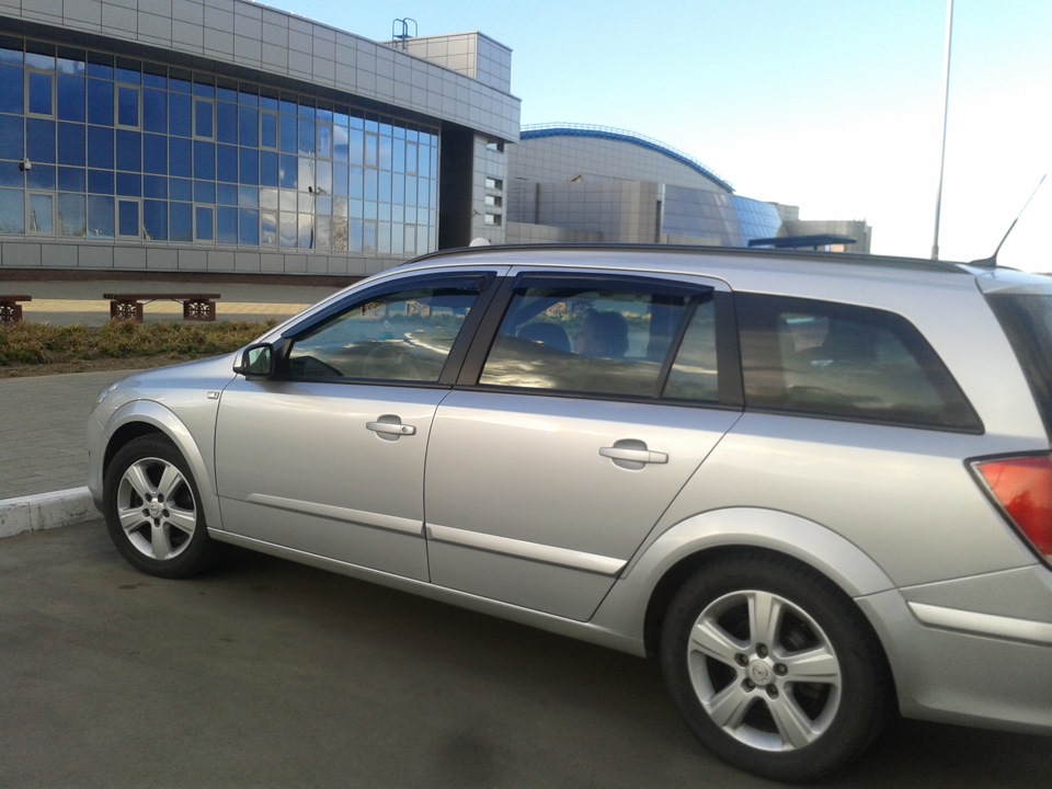 Опель универсал россия. Opel Astra h 2004, универсал ветровики.