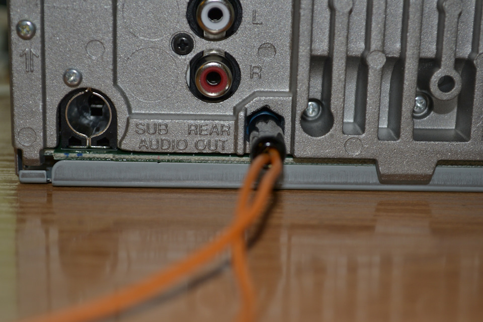 Линейные выходы киа сид 2008. Распайка панельки магнитолы. Audi линейные выходы со штатного усилителя. Rca выход на сабвуфер в магнитоле. Rca выходы: линейные выходы rca (2 front + 2 rear + 2 subwoofer).