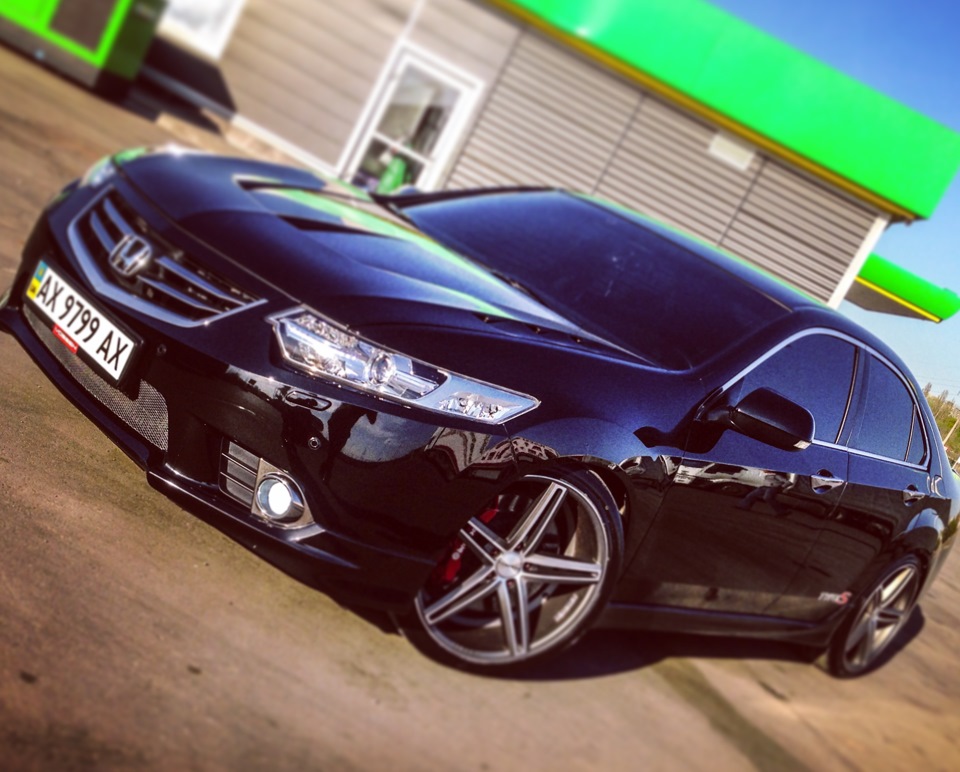 Honda Accord 8 Black Tuning