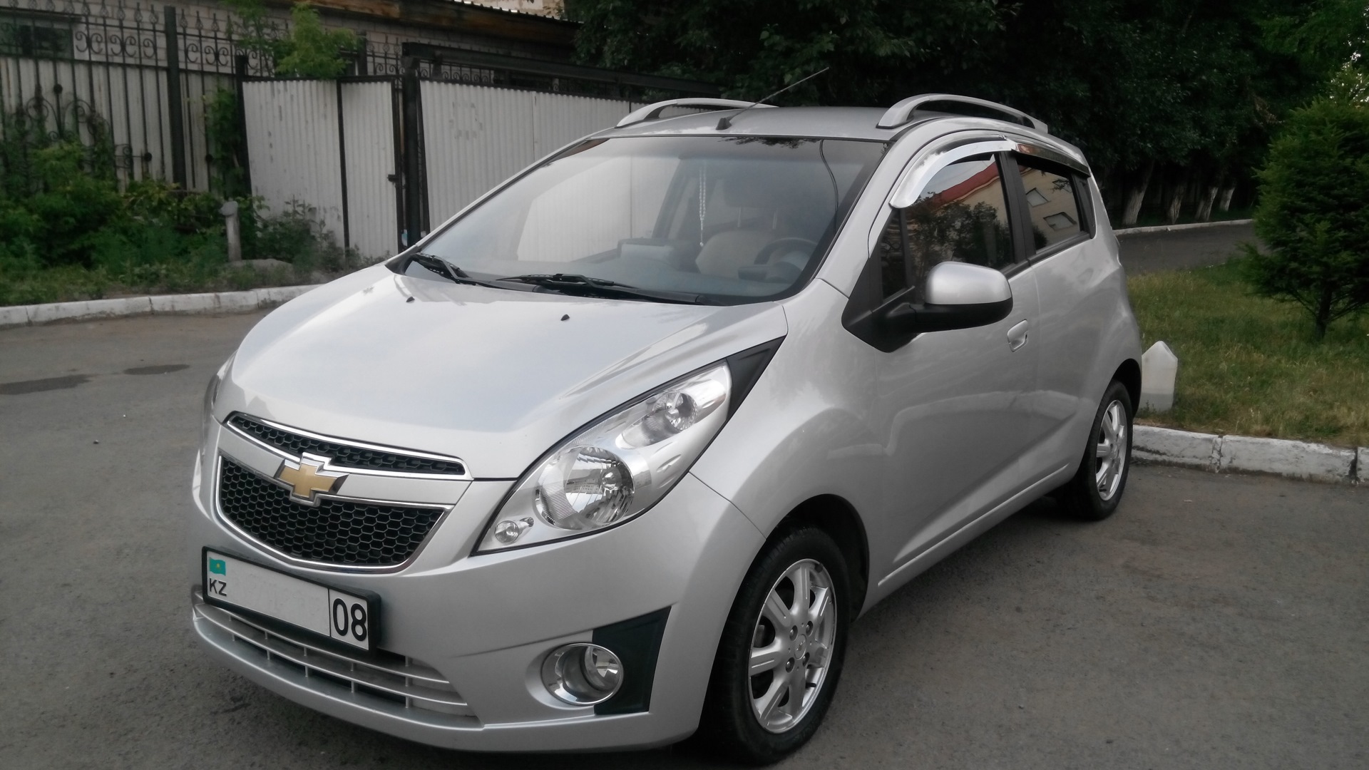 Спарк м 300. Шевроле Спарк м300. Chevrolet Spark m300. Шевроле Спарк 2010. Chevrolet Spark m300 1.0 at.