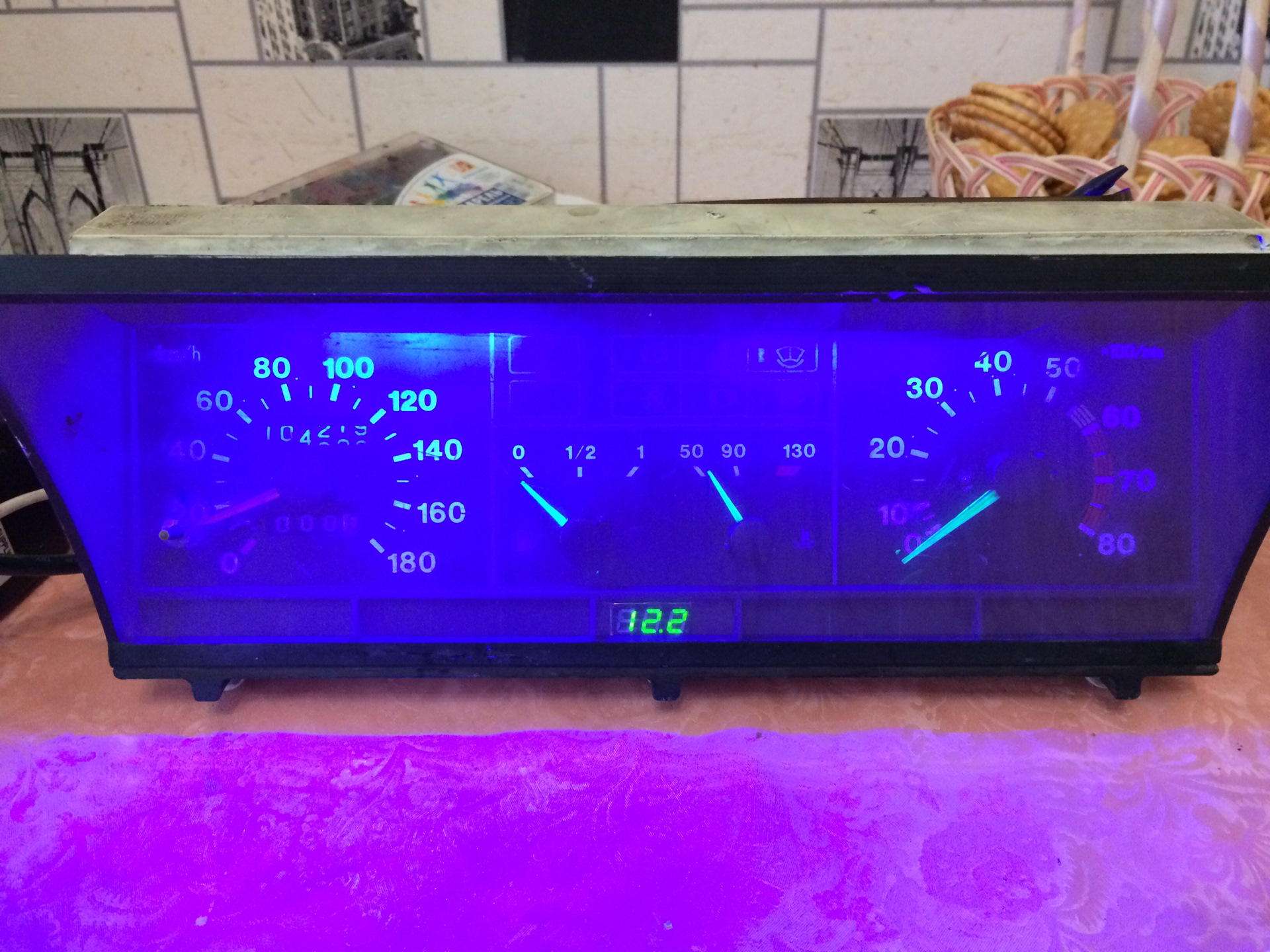 Пересвет 2109. Пересвет 2109. Пересвет приборов ваз 21099. Пересвет приборной панели ваз 2109 высокая панель. Панель приборов ваз 2109 ночью.