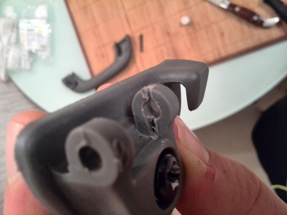 Предусмотрен, да не везде. У одной руки пазы пришлось выжигать паяльником — Chevrolet Lacetti 5D