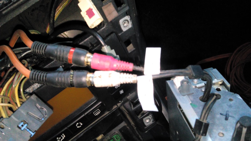 Подключение усилка к сабу и кмайфуну — DRIVE2