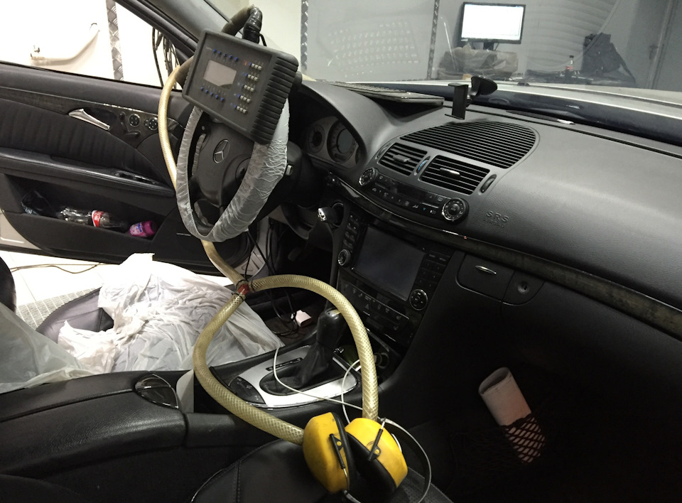 space3 — Mercedes-Benz E 55 AMG (W211)