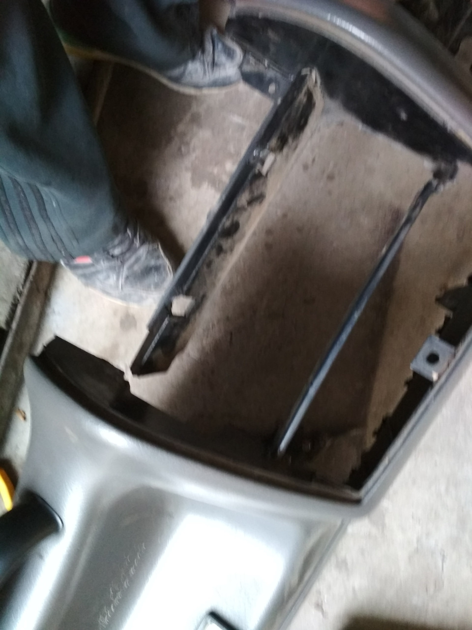 Избавляемься от скрипа под торпедо — Ford Maverick I, 2,7 л, 1996 года ...