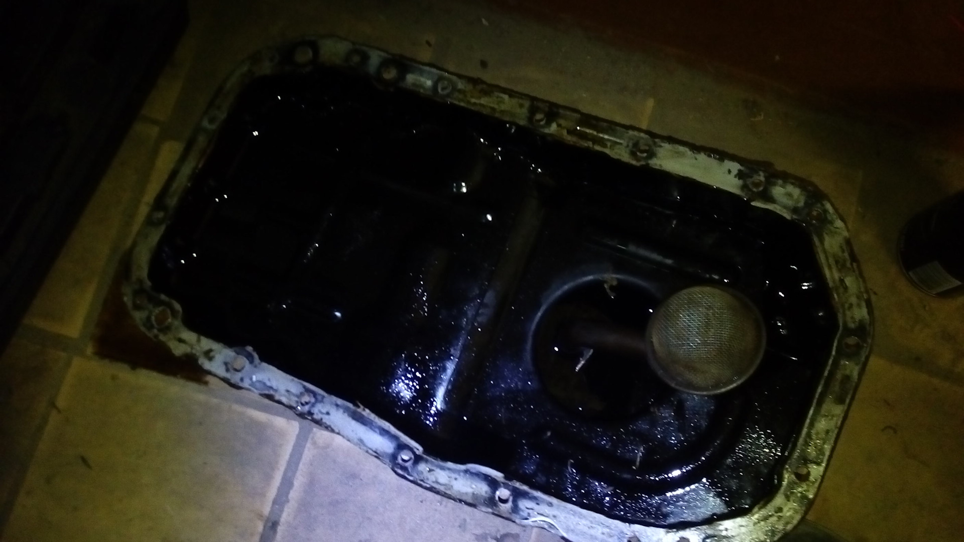 #3 Замена сальника коленвала и кольца маслонасоса — Mitsubishi Lancer ...